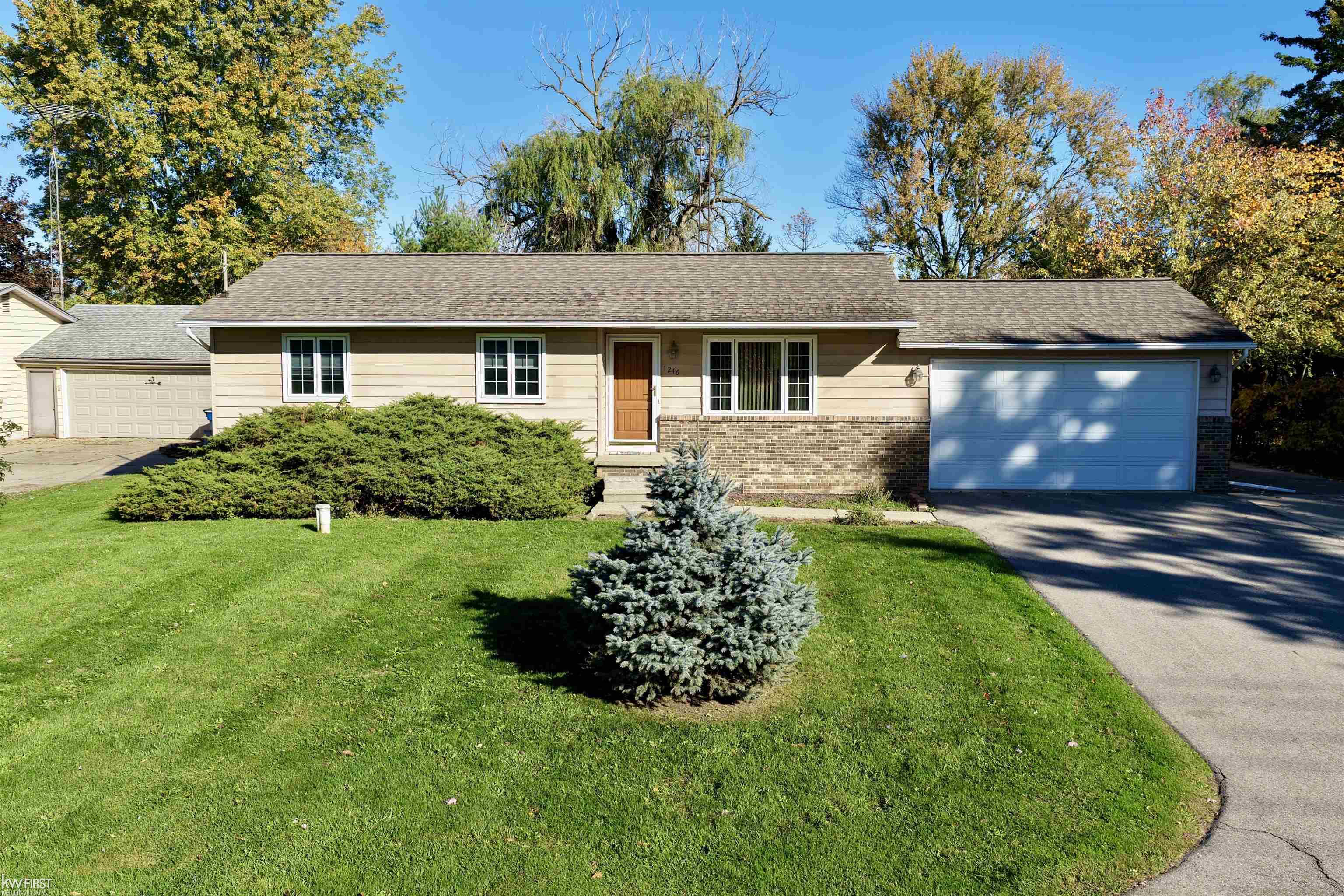 1246 W Grand Blanc Road — photo