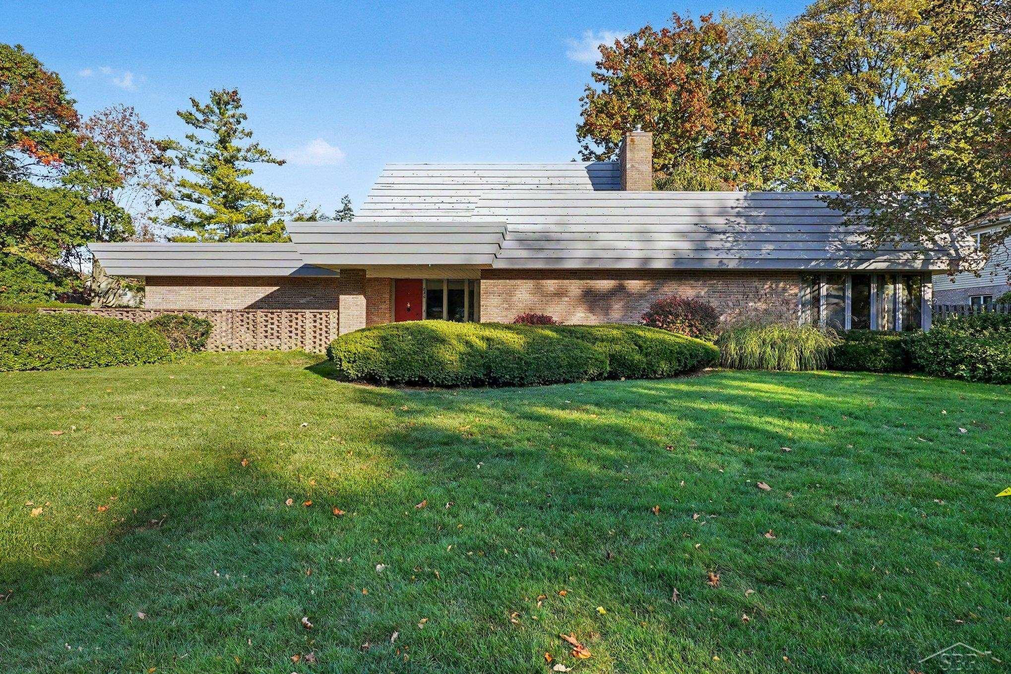 820 Canterbury Drive — photo