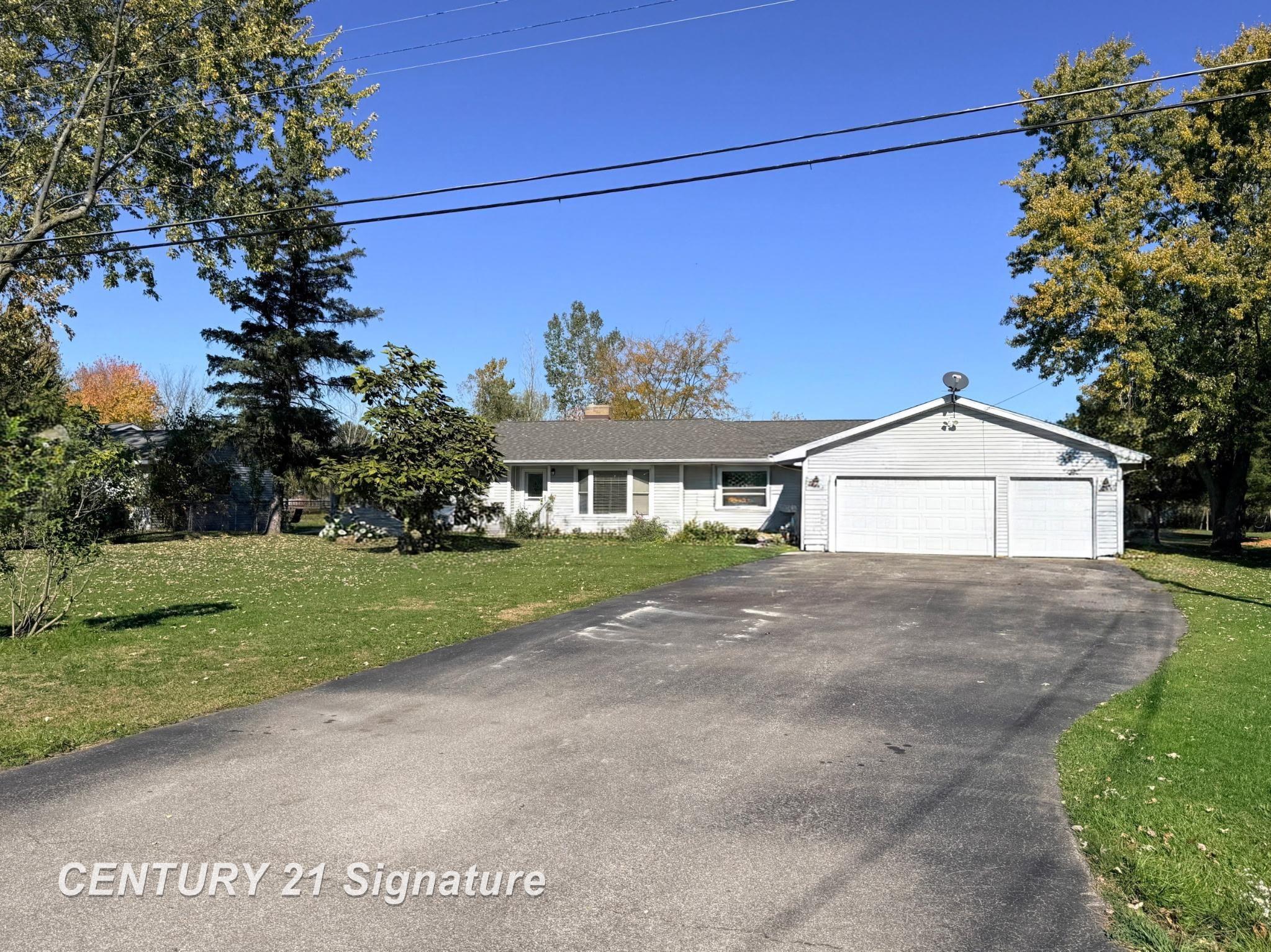 7464 Reid Road — photo