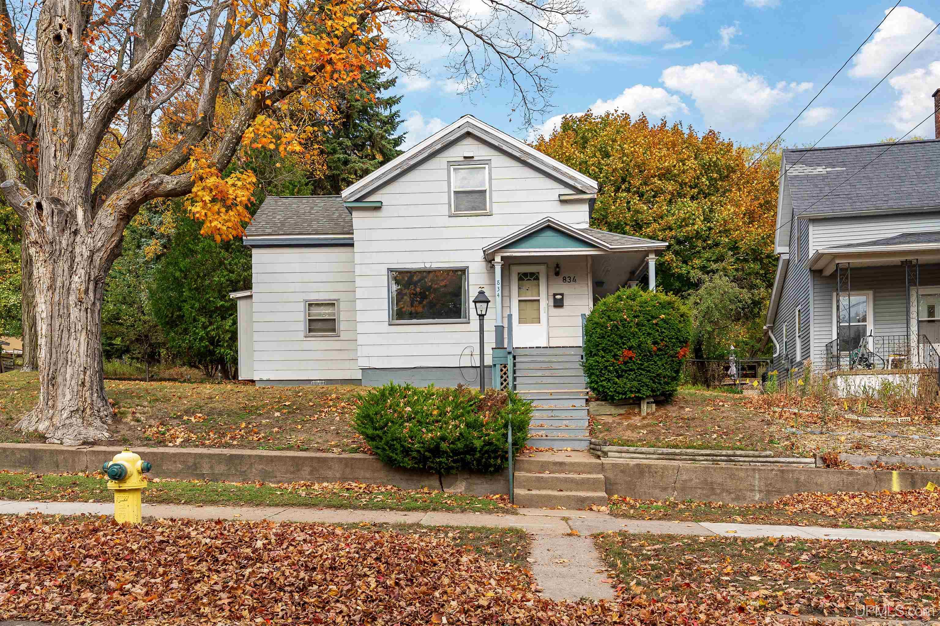 834 W Bluff Street — photo