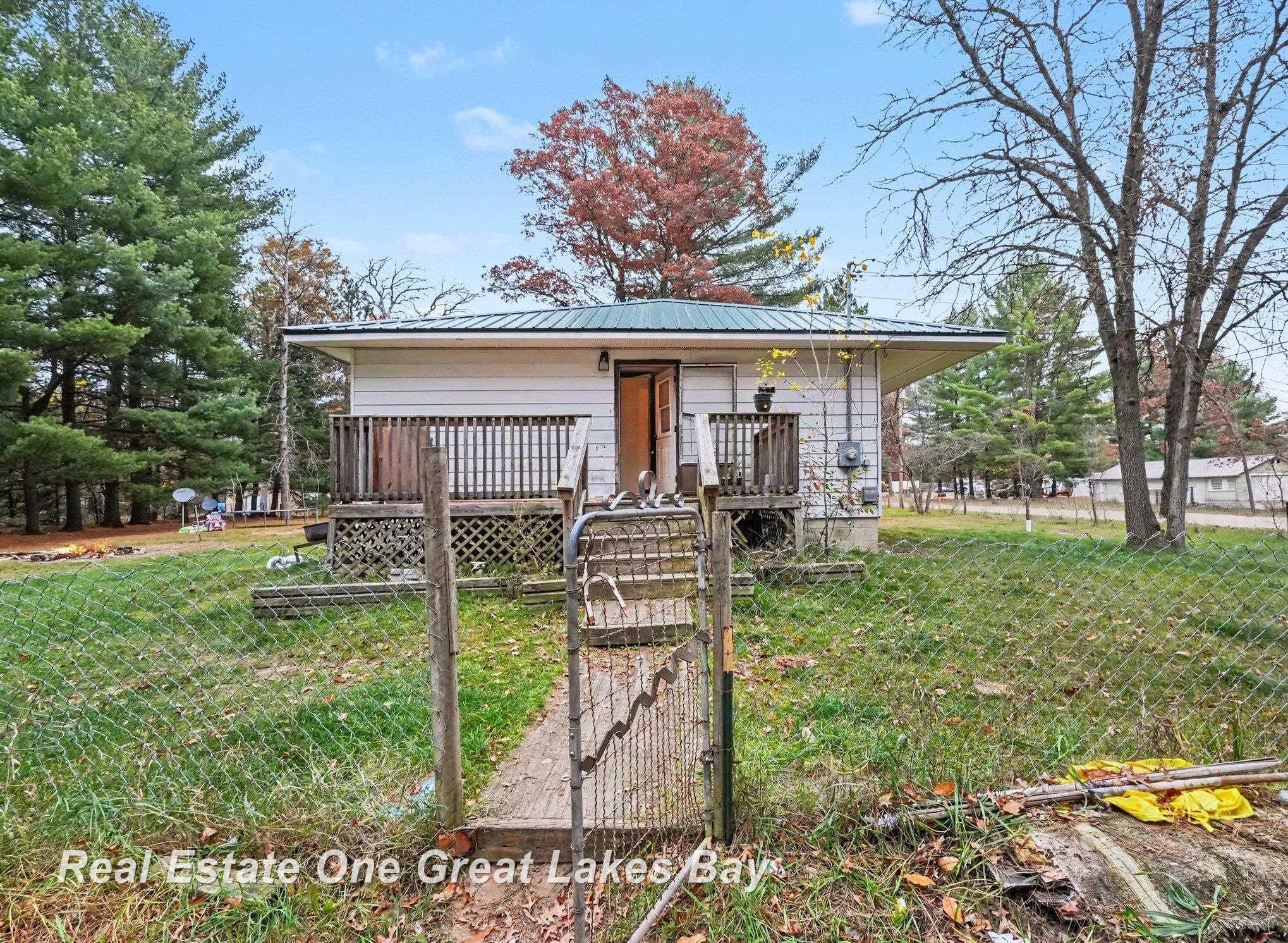 1577 Michael Drive — photo