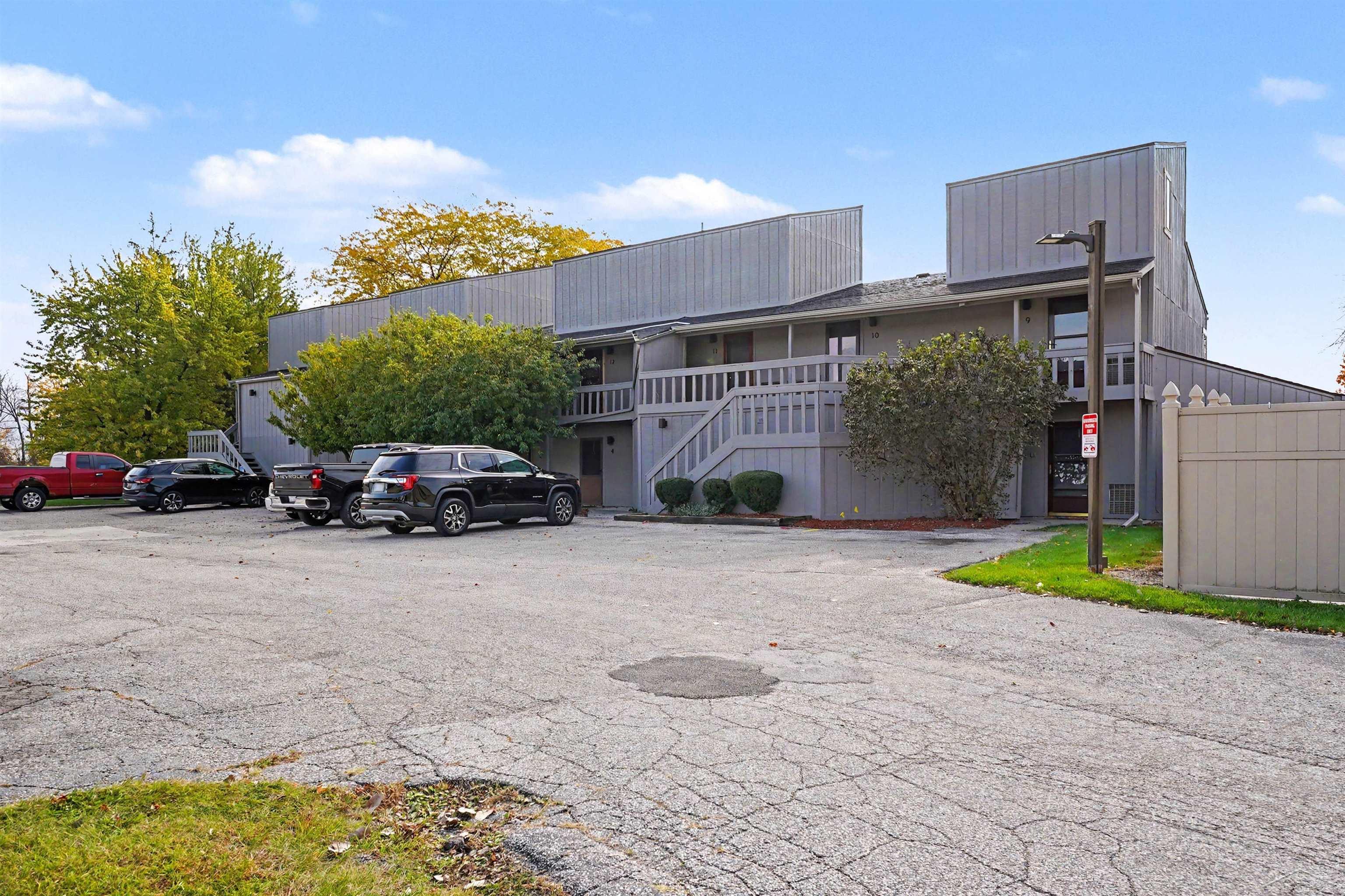 2432 E Tennis Court — photo