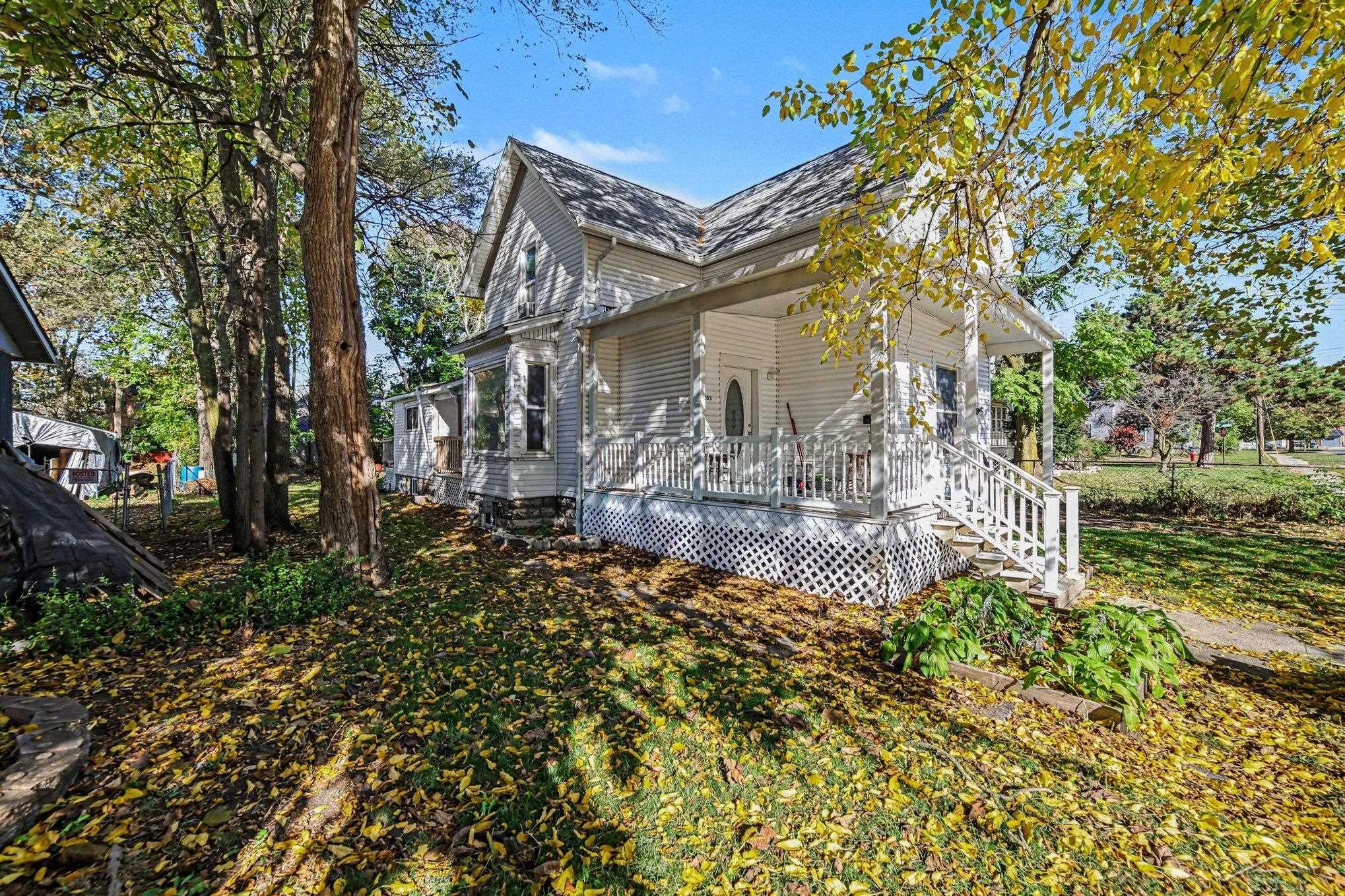 205 Marquette Avenue — photo