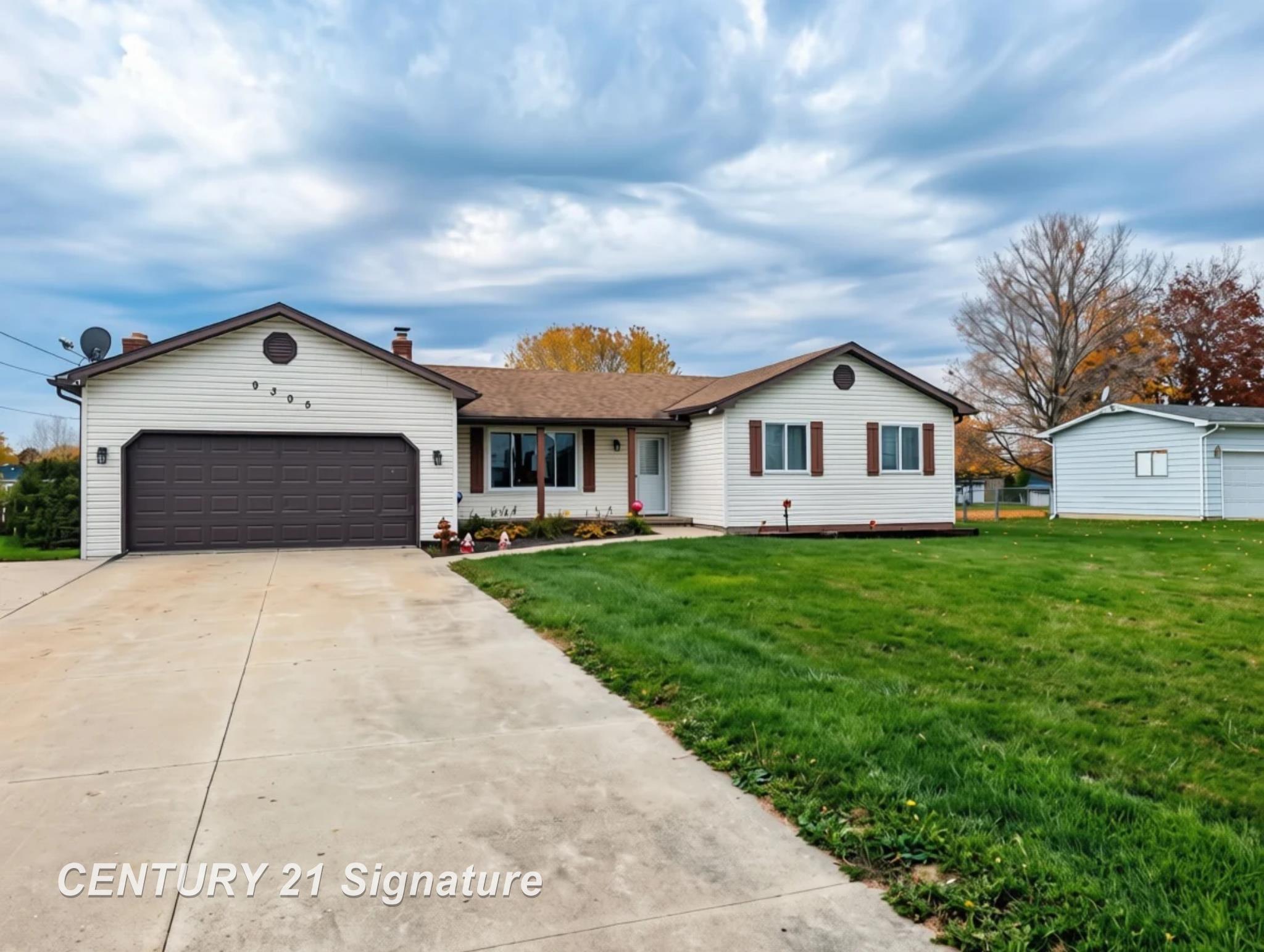 9395 N Bray Road — photo