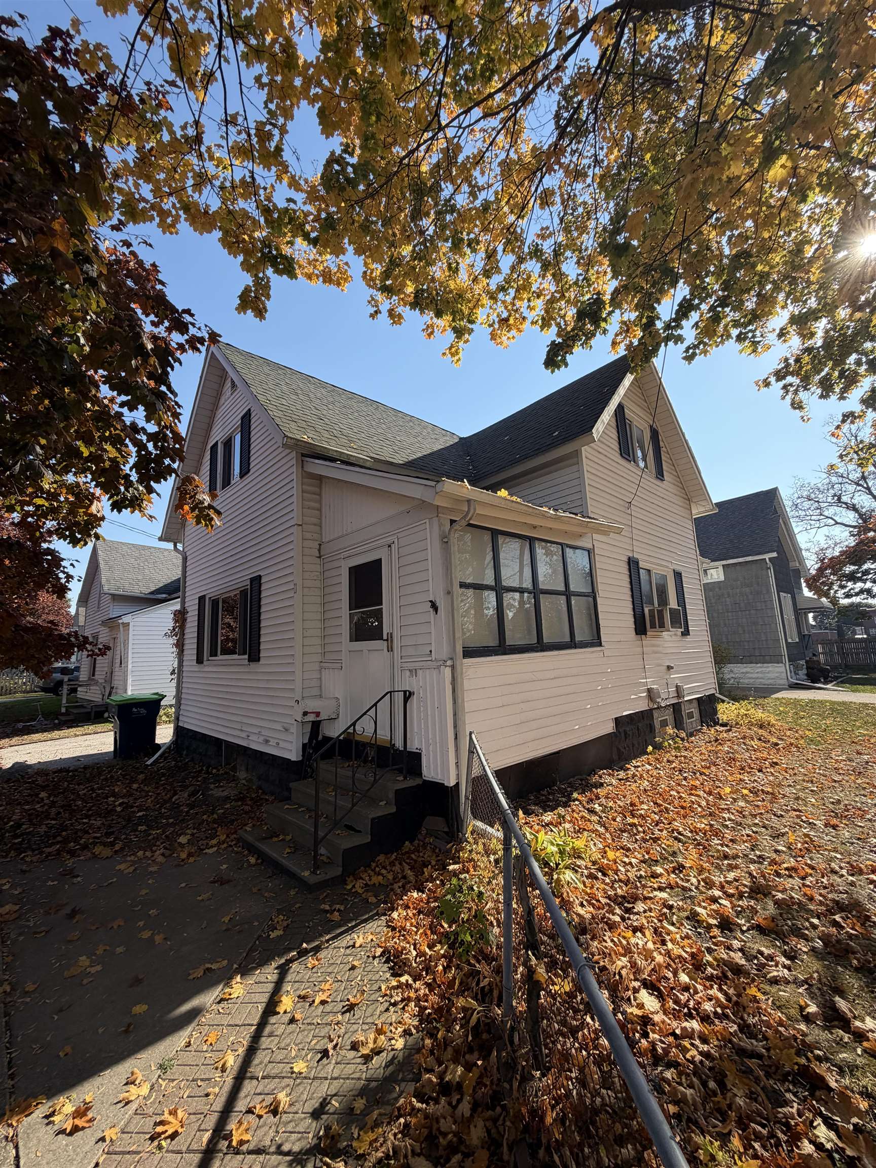 700 E Florence Street — photo