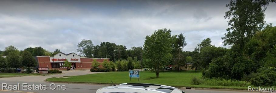 7795 Highland Road — photo