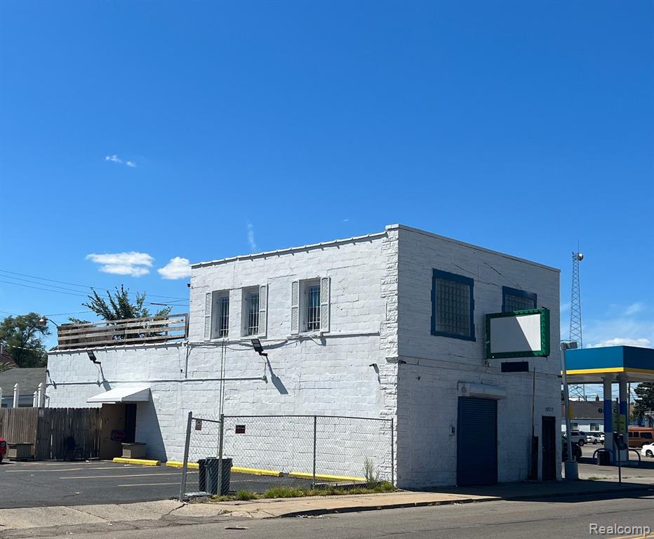 13837 Conant Street — photo
