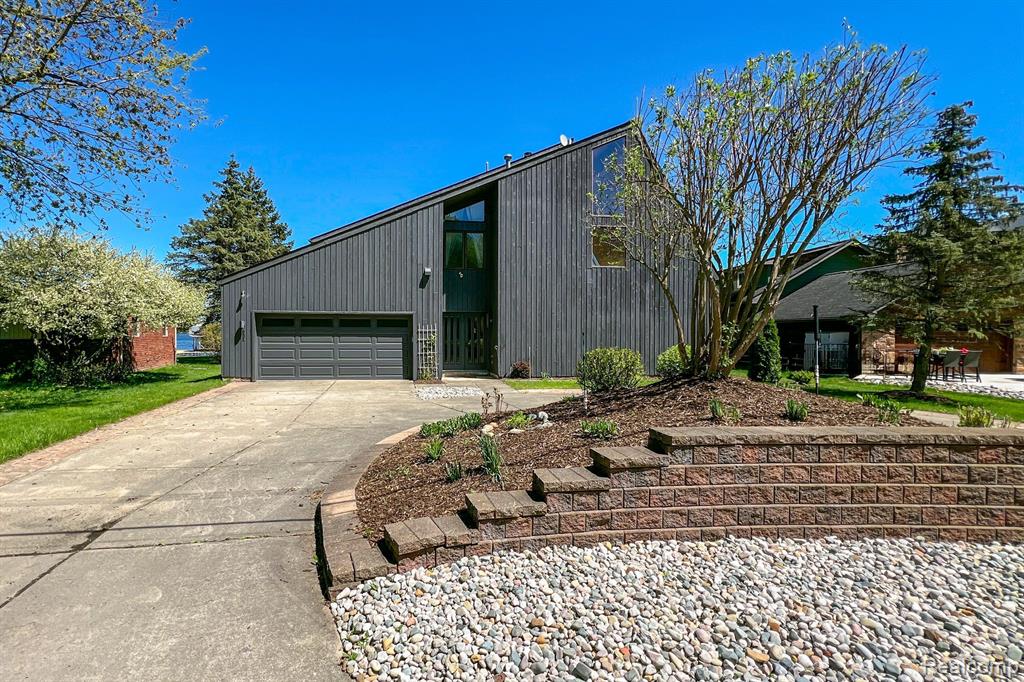 935 Stratton Drive — photo