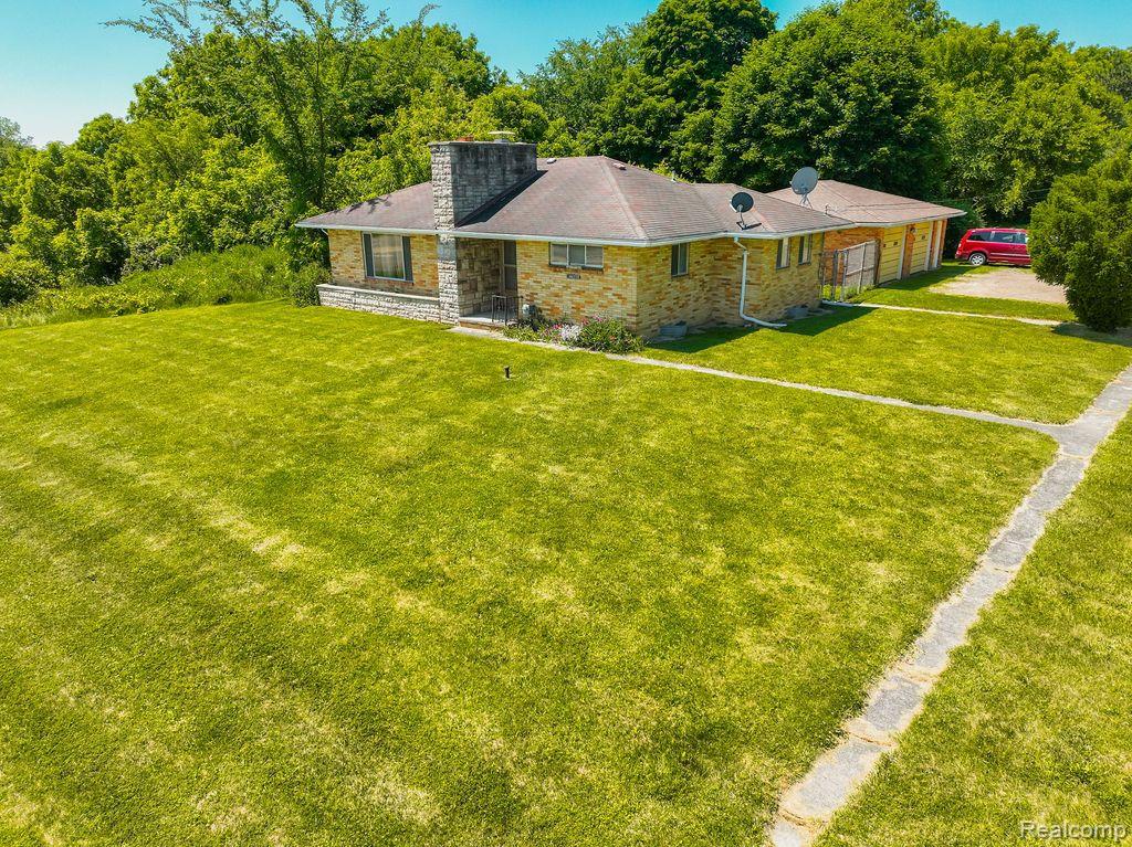 1224 S Lapeer Road — photo