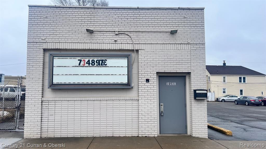 10531 Wren Street — photo