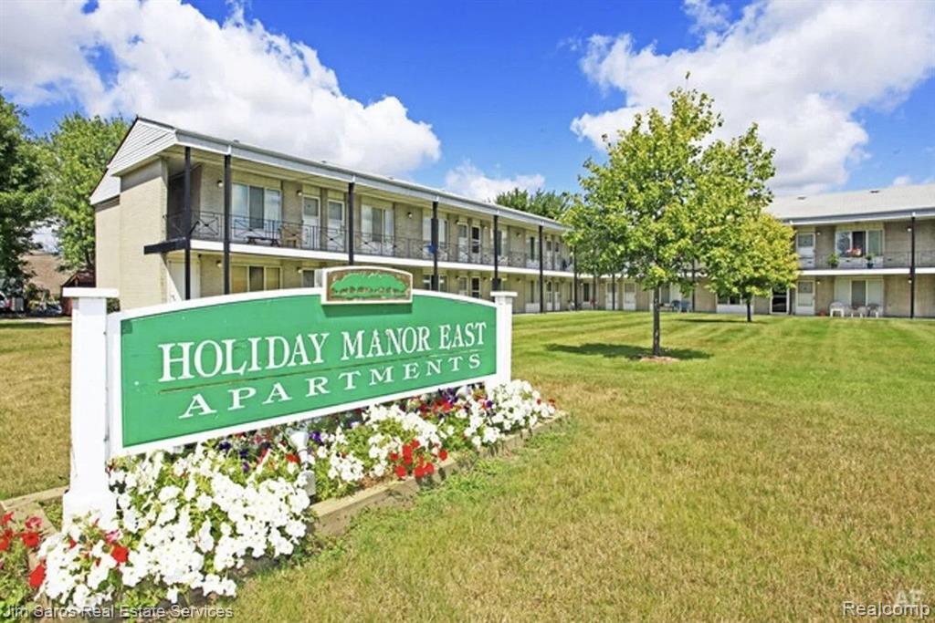16425 E 12 Mile Rd- 2 Bed Units — photo