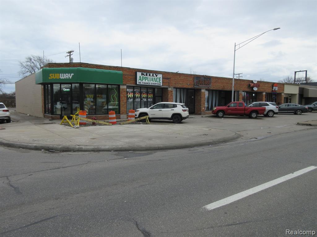 19528 Kelly Road — photo