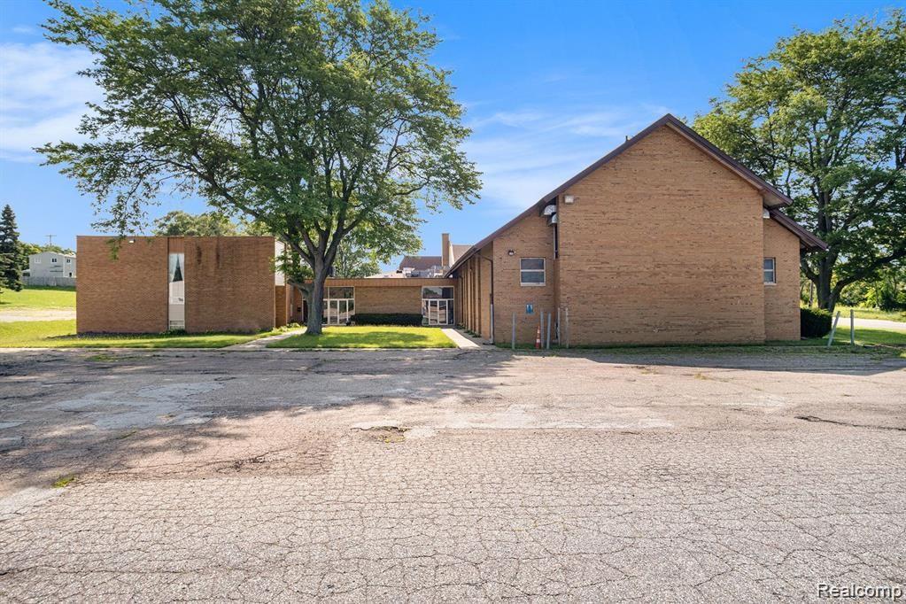 3202 Flushing Road, Flint, MI 48504 — photo 2