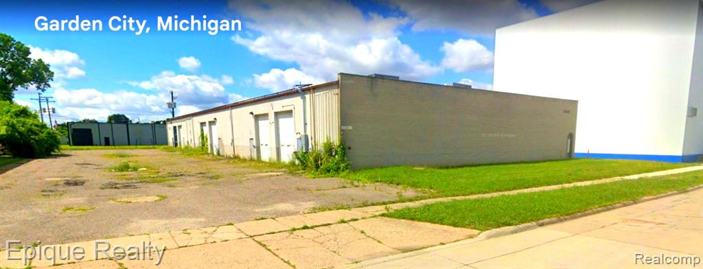 32841 Parklane Street — photo