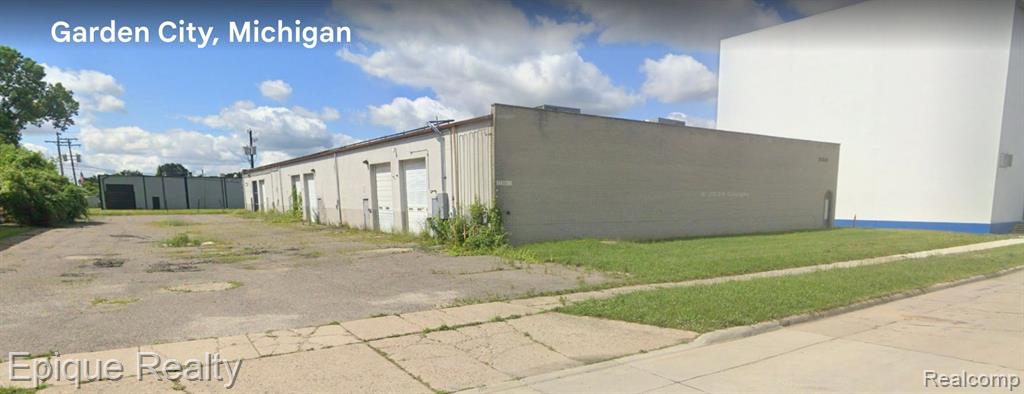 32841 Parklane Street — photo