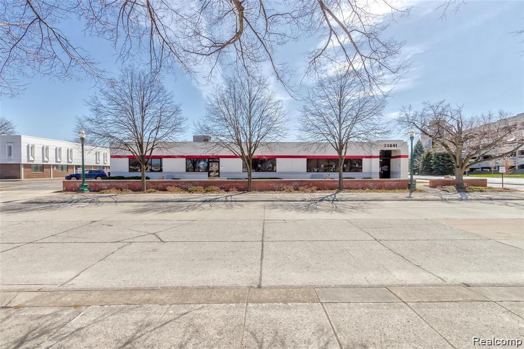 34841 Veterans Plaza — photo