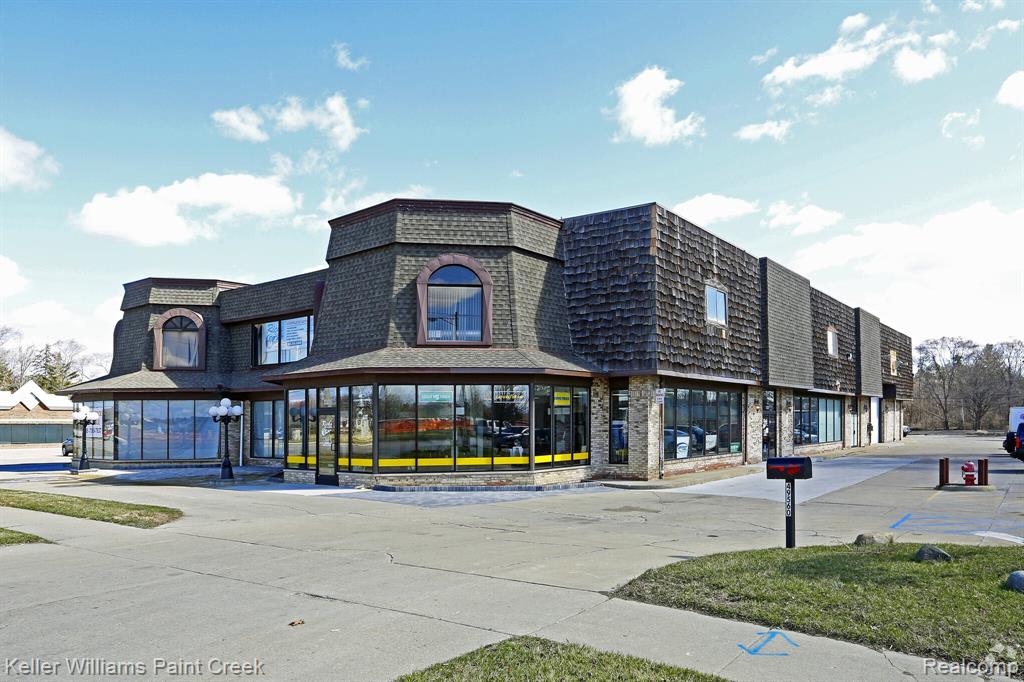 49562 Van Dyke Avenue — photo