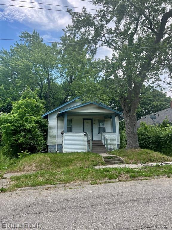 802 E Russell Avenue — photo