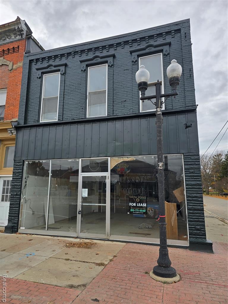 327 N Shiawassee Street — photo