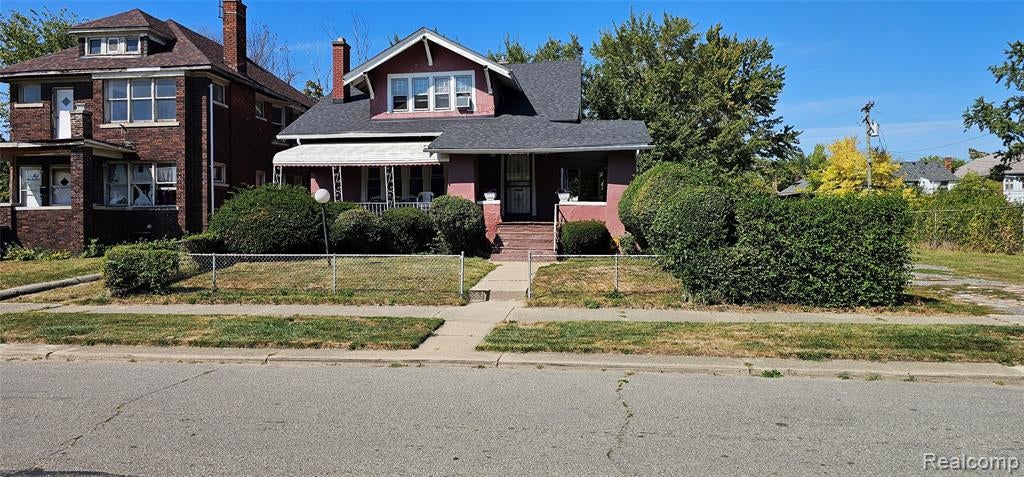 1714 Gladstone Street — photo