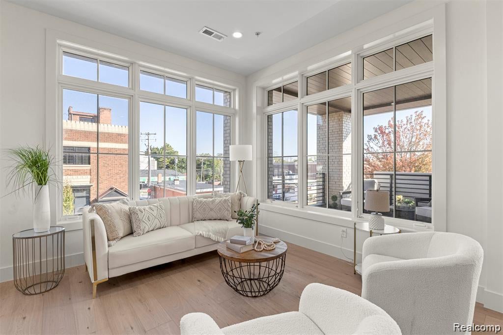 156 N Center Unit 303 — photo
