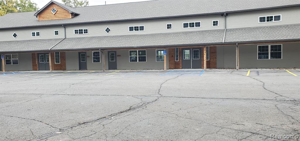 5300 E M 36 — photo