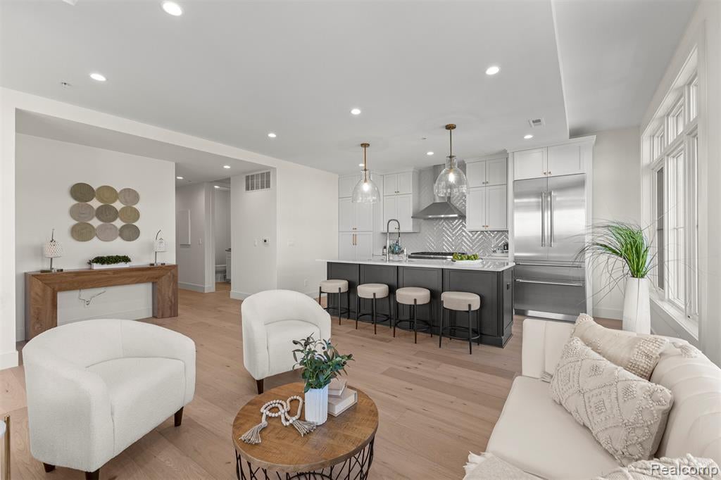 156 N Center Unit 201 — photo