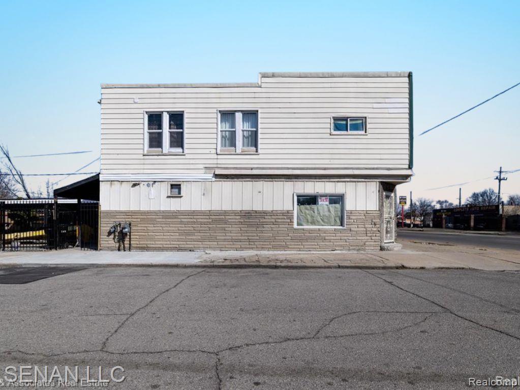 18550 W Warren Avenue — photo