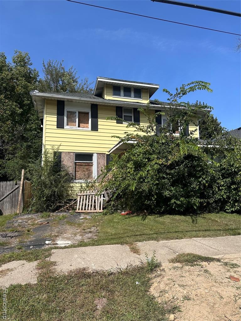 1805 Bennett Avenue — photo