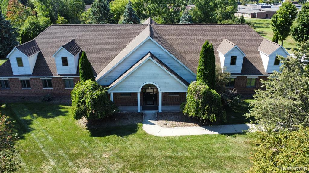 1225 W Grand River Avenue — photo