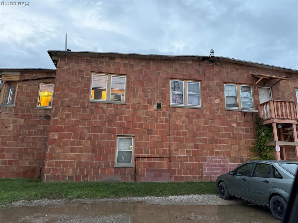2256 E Main Street — photo