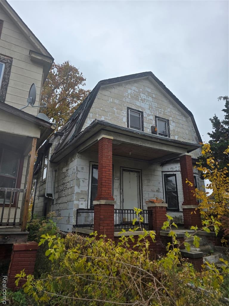 5852 Rohns Street — photo