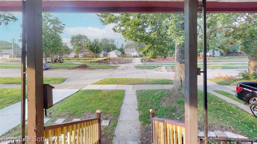 2002 Ridgemont Road, Grosse Pointe Woods, MI 48236 — photo 2