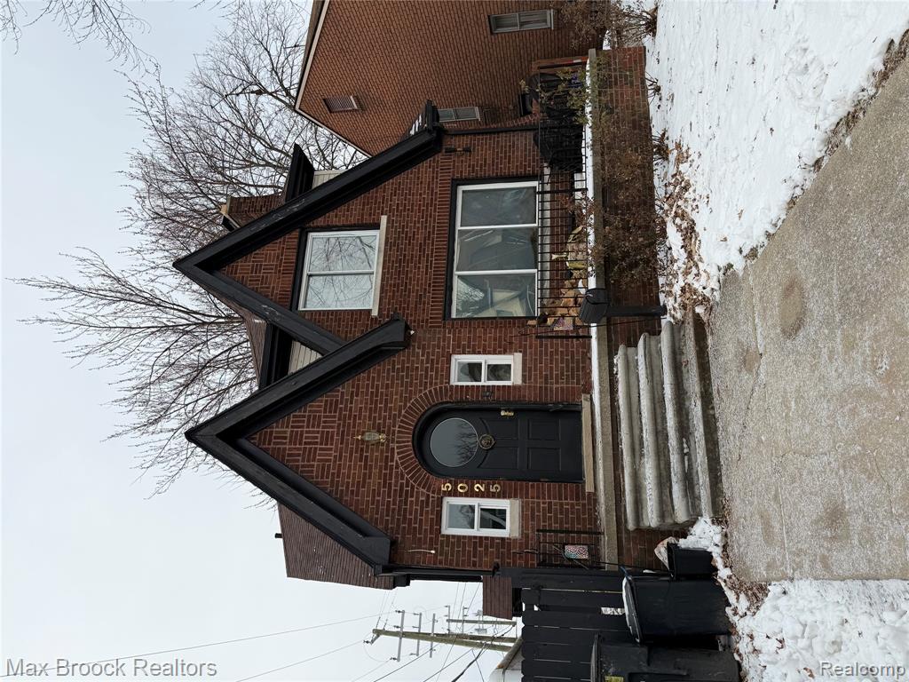 5025 Haverhill Street — photo