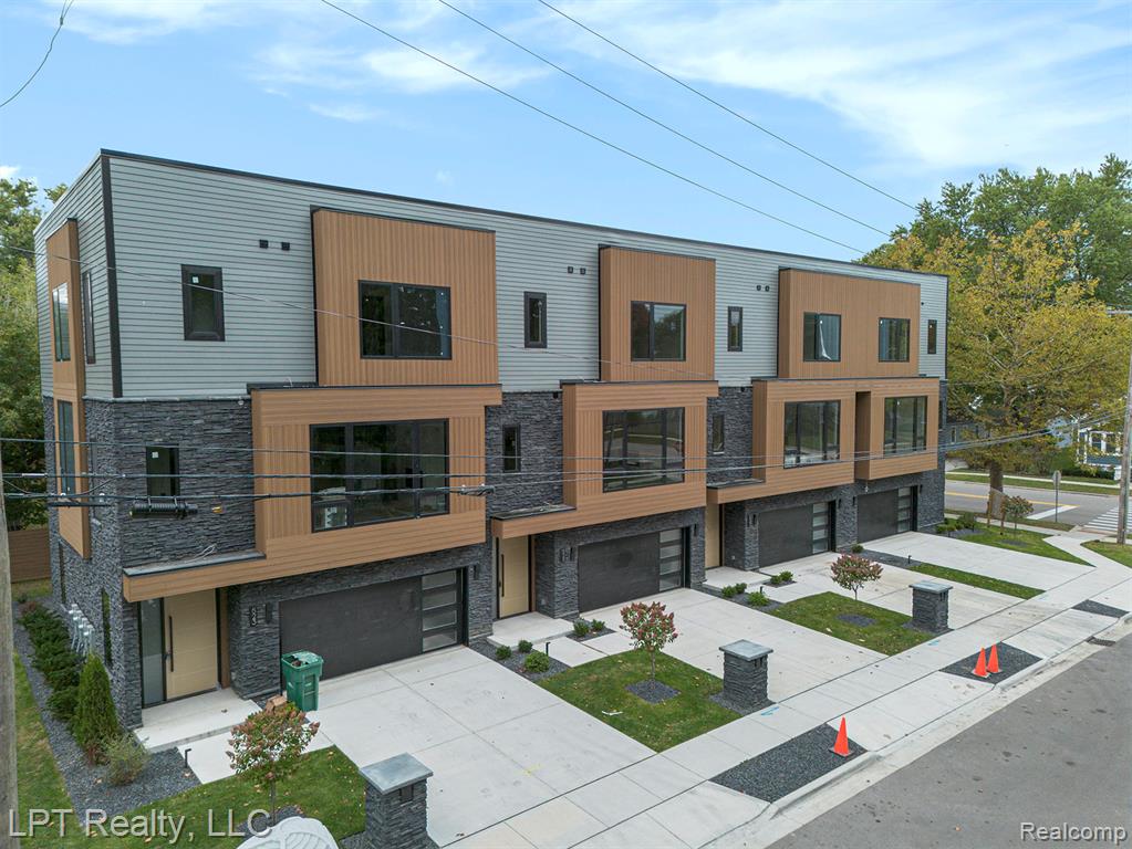 525 Walnut Street — photo