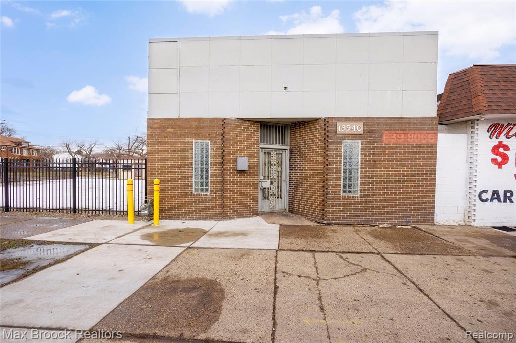 13940 Gratiot Avenue — photo