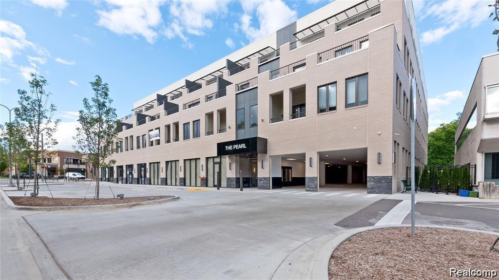 856 N. Old Woodward Avenue — photo