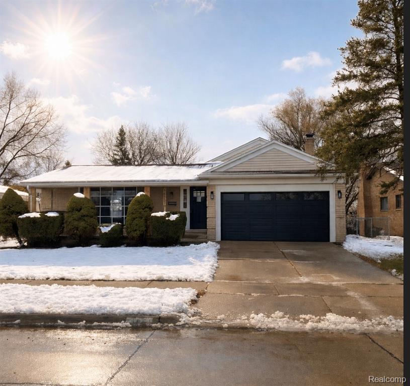 14851 Williamsburg Drive — photo