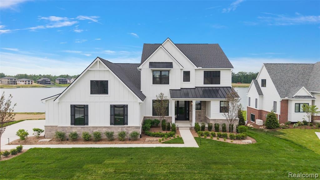 2691 Crystal Lake Drive — photo