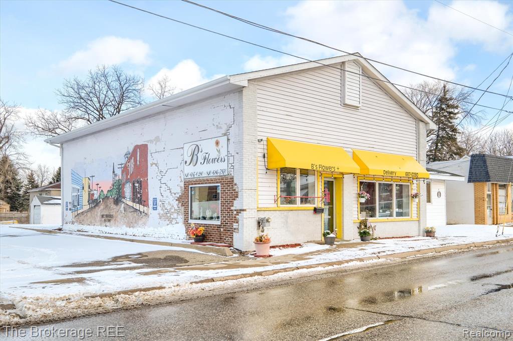 755 E Mount Morris Street — photo