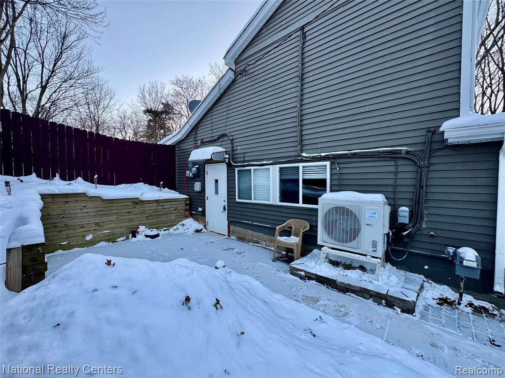 6219 Waterfront Drive — photo