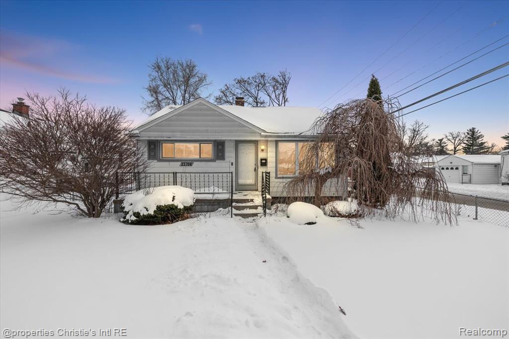 23704 Hazelwood Avenue — photo