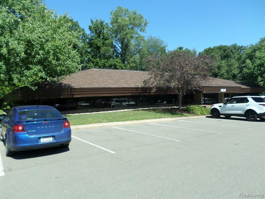 7650 Dixie Highway — photo