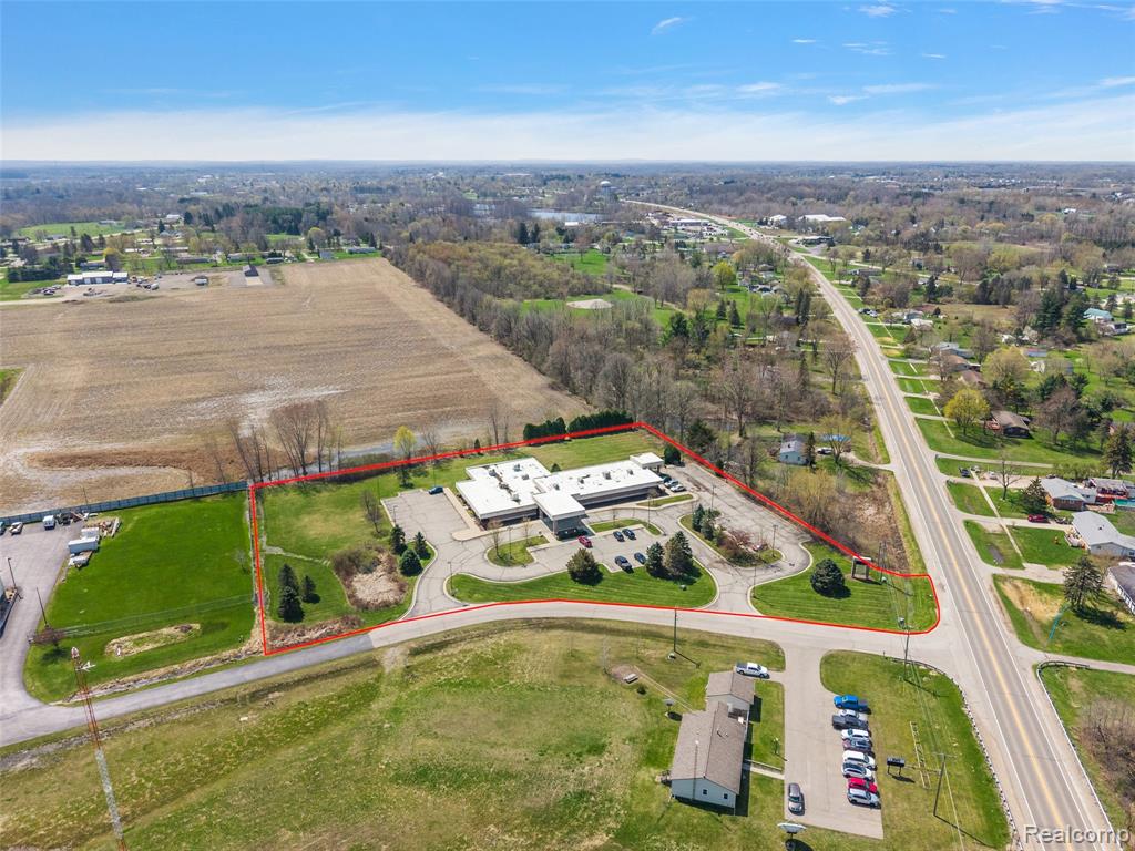 1794 N Lapeer Road — photo