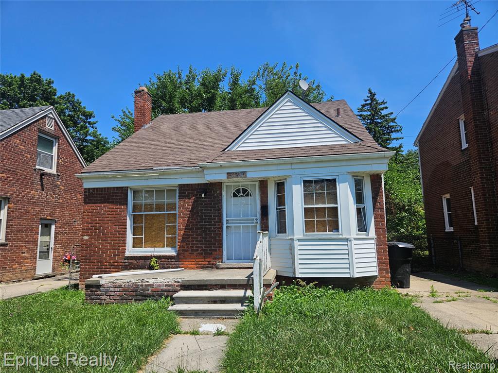 6166 Farmbrook Street — photo
