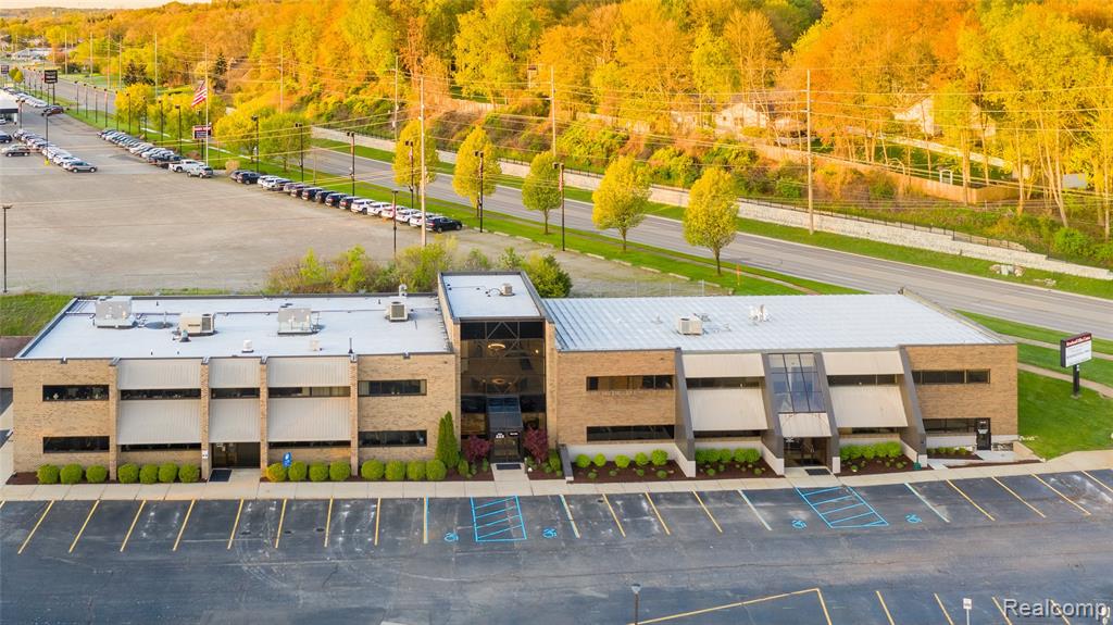 7743 Grand River Road — photo