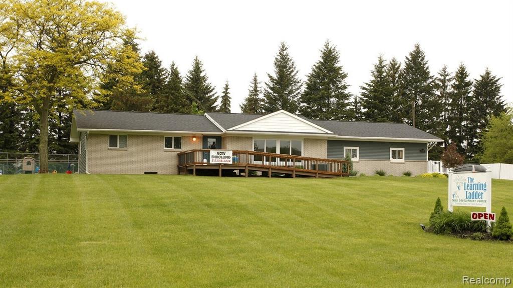 1025 Yorkshire Drive — photo