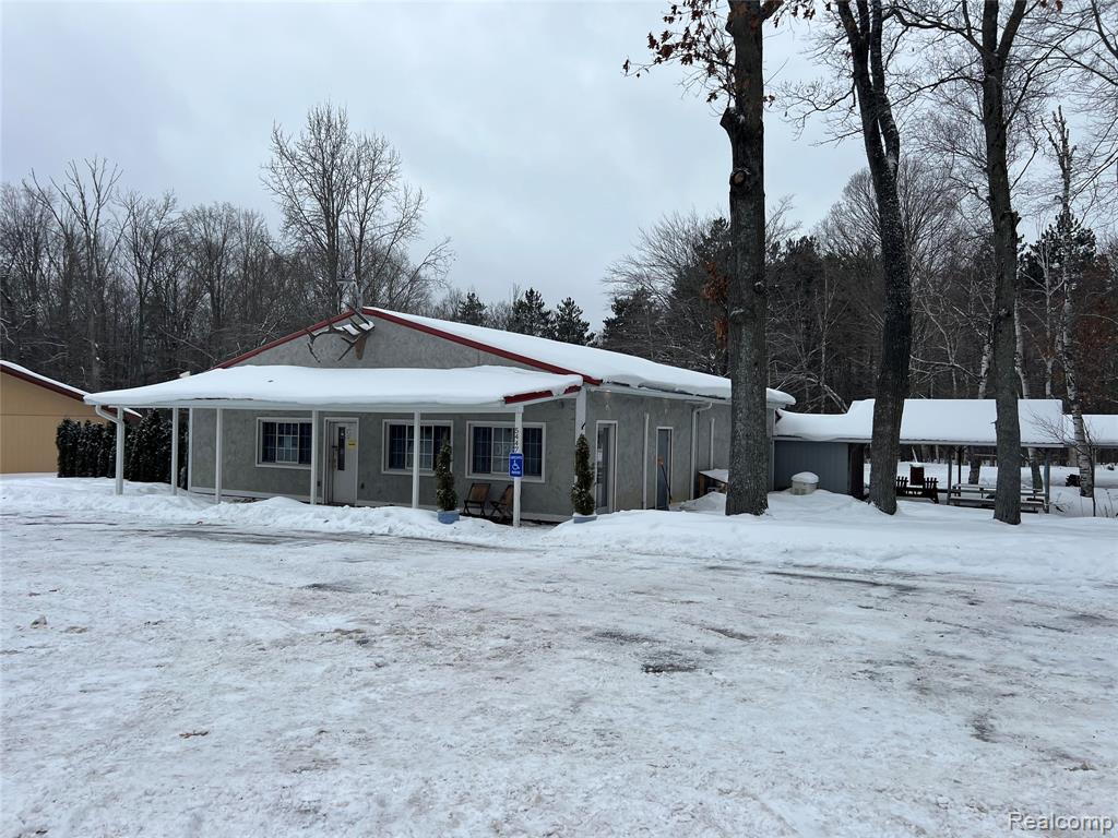 5447 N M 33 — photo