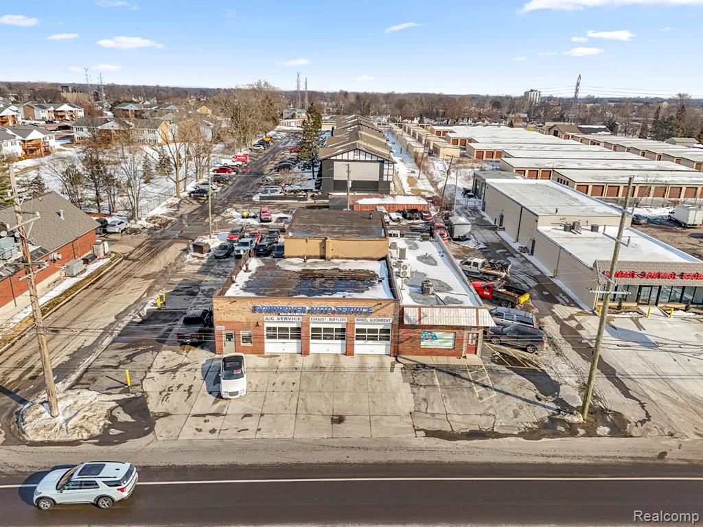 2401 Fort Street — photo