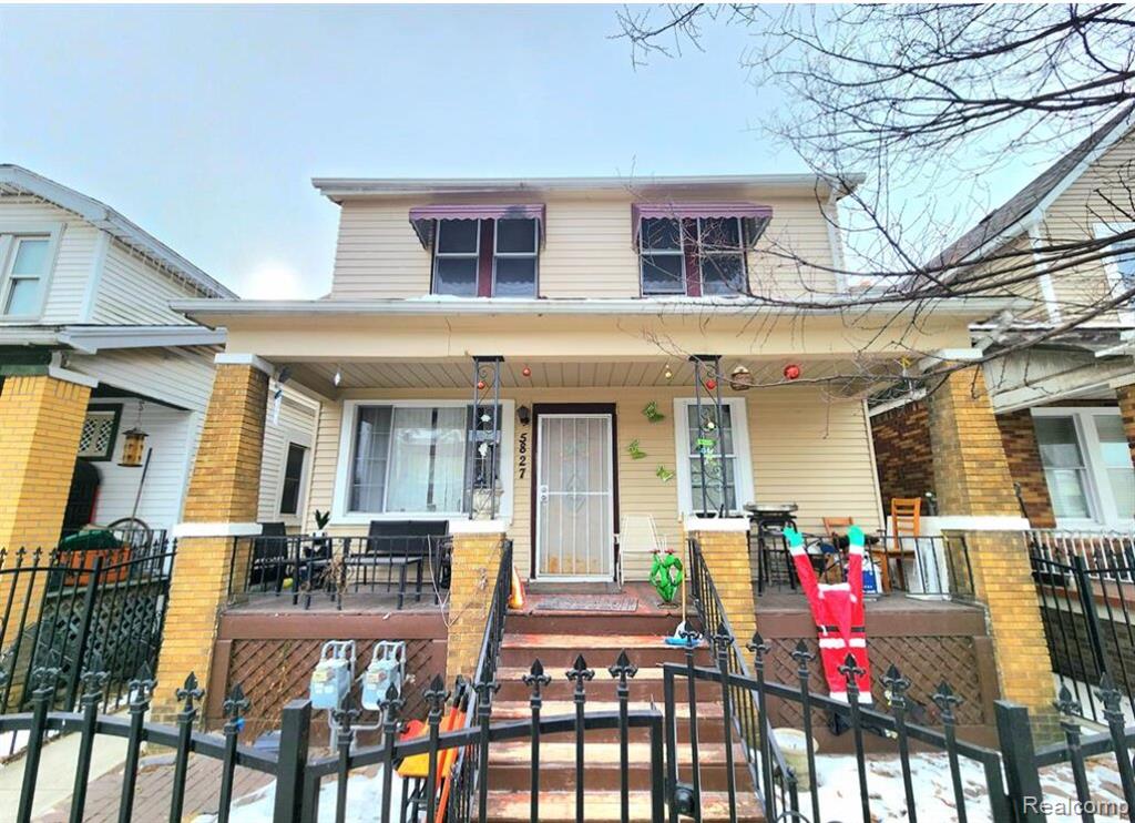 5827 Lumley Street — photo